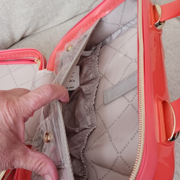 Marcy McKenna 2- in 1 Essential St.Tropez design beauty, makeup case - Picture 9 of 16